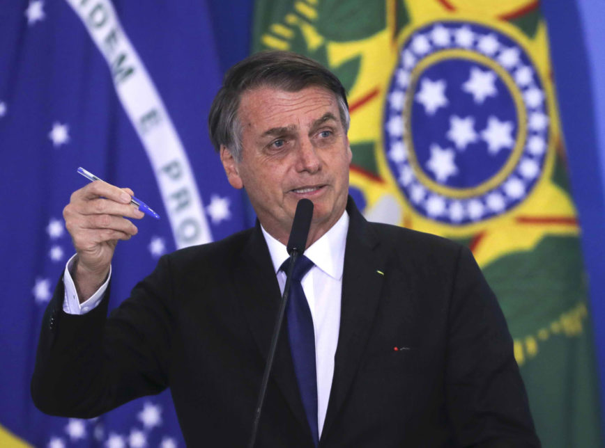 Bolsonaro sanciona lei que amplia atuação da Codevasf