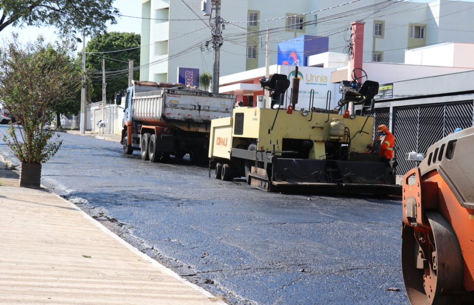 Prefeitura dá início ao recapeamento no bairro Maria Izabel