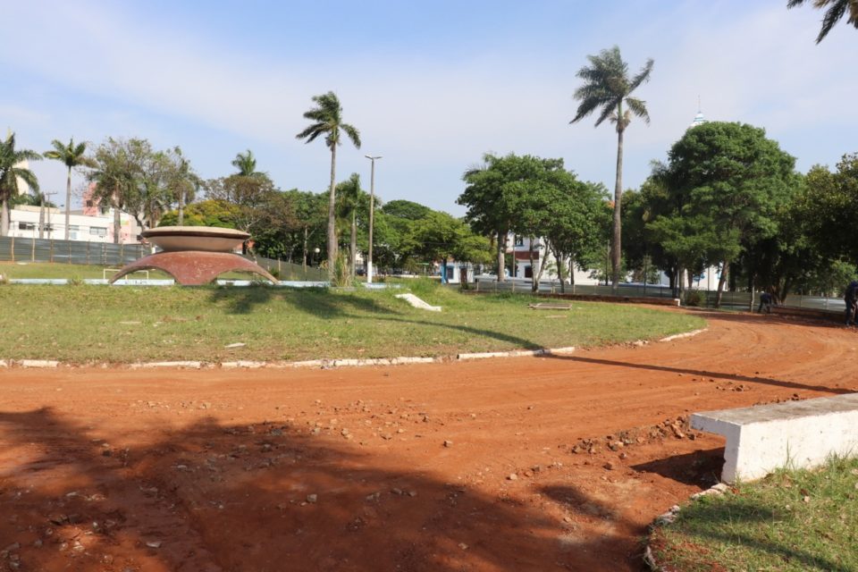 Praça da igreja São Bento é remodelada e modernizada