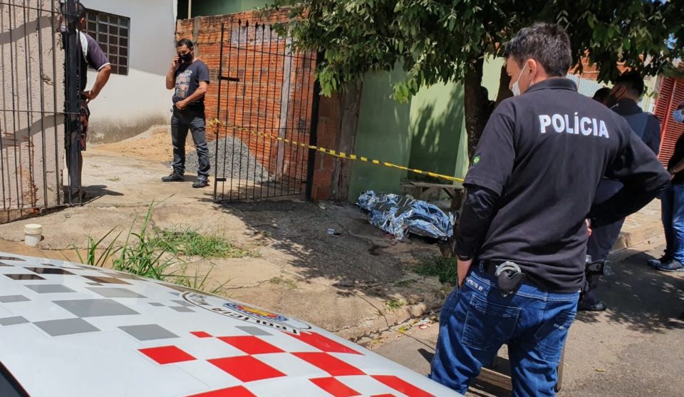 Mulher de 20 anos é assassinada a tiros na zona Norte