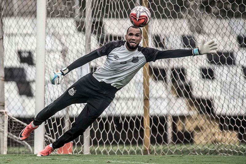 Santos acerta venda de Everson ao Atlético-MG