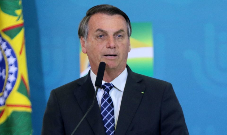 Bolsonaro anuncia cota de açúcar como avanço