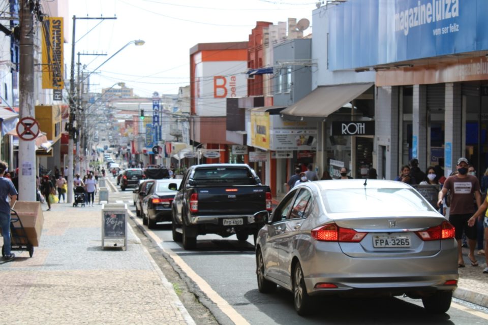 Comércio de Marília começa a funcionar por oito horas