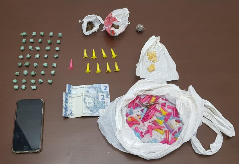 Rapaz é preso com crack, maconha e cocaína em Tupã