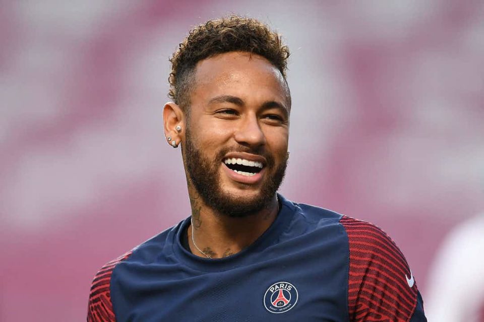 Curado da covid-19, Neymar volta a treinar no Paris Saint-Germain