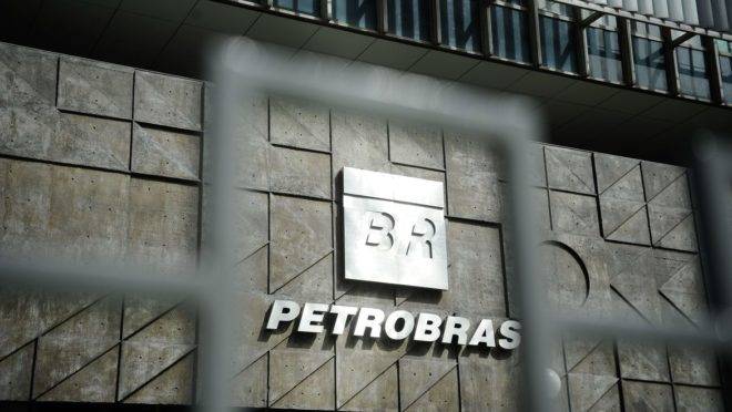 Nova fase da Lava Jato faz buscas na sede da Petrobrás