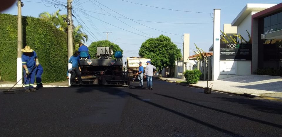 Codemar inicia recapeamento no bairro Jardim Tangará