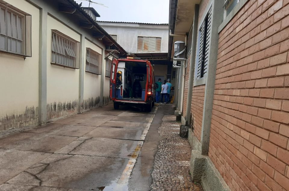 Homem morre após trator tombar em cidade vizinha