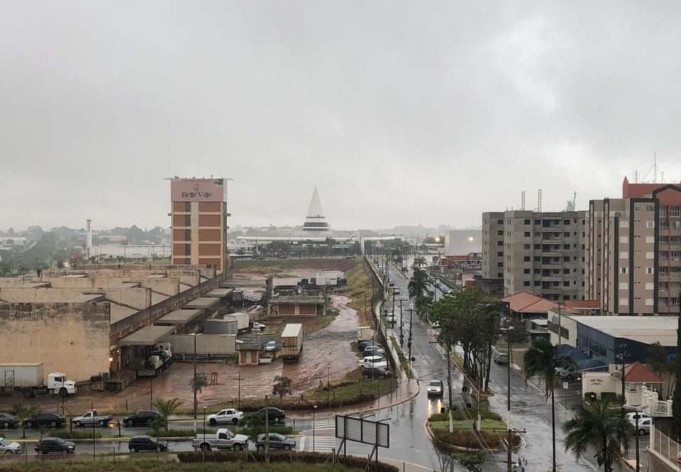 Marília recebe alerta sobre risco de chuvas intensas