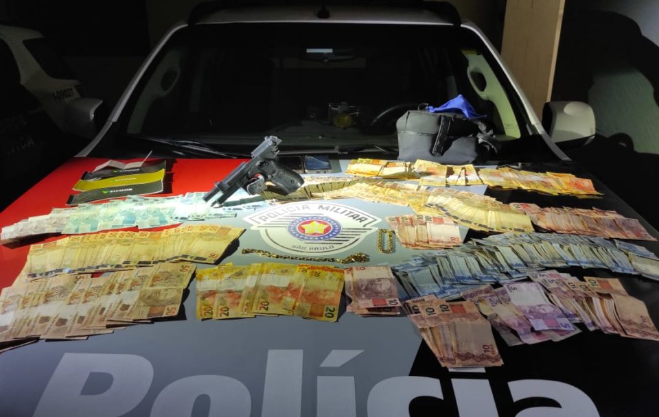 Dupla é presa após roubar dinheiro e joias em padaria no Centro