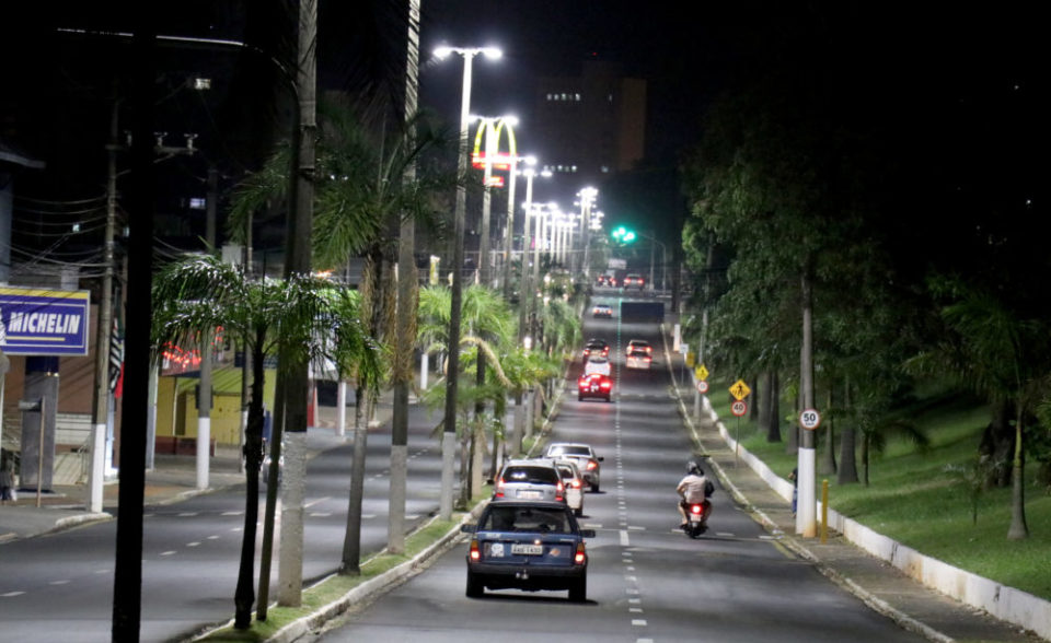 Contrato com a Citeluz cobre somente 10% da iluminação