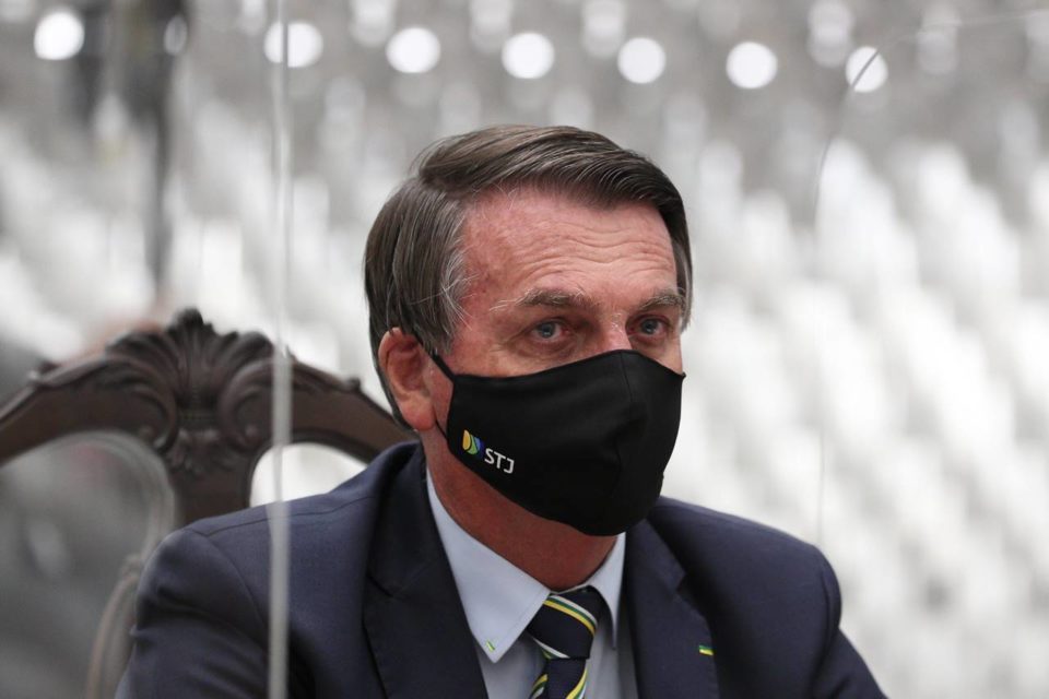 Bolsonaro diz que não tomará vacina chinesa