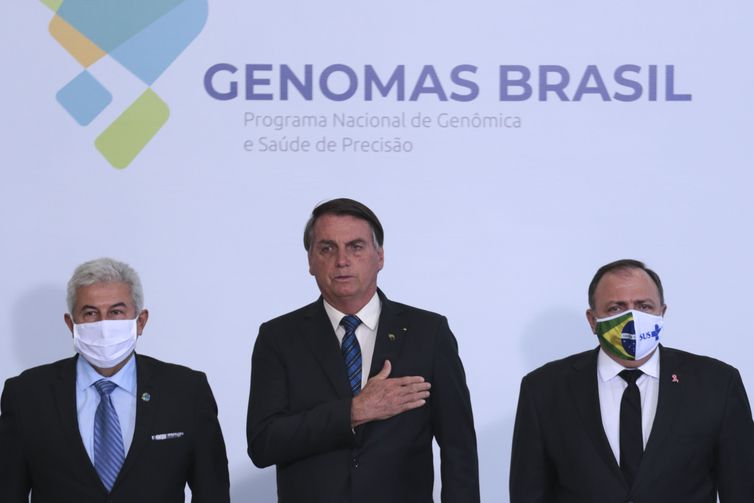 Governo planeja sequenciar DNA de 100 mil brasileiros