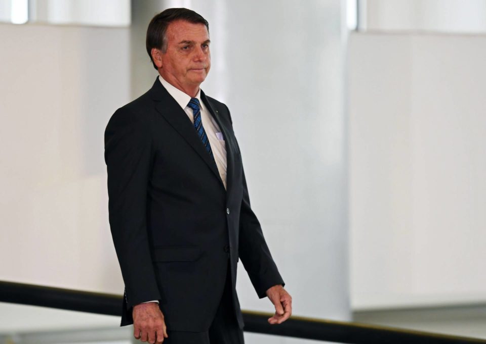 Bolsonaro ignora vitória de Biden e Brasil fica isolado
