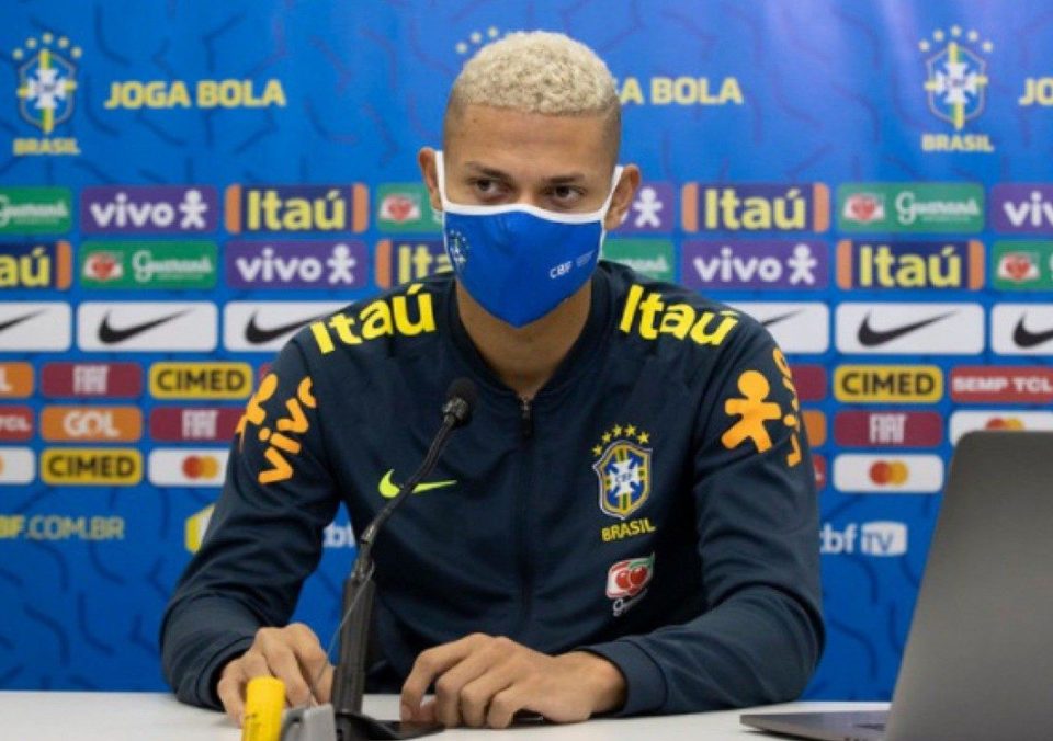 Richarlison diz que seguirá apoiando causas sociais