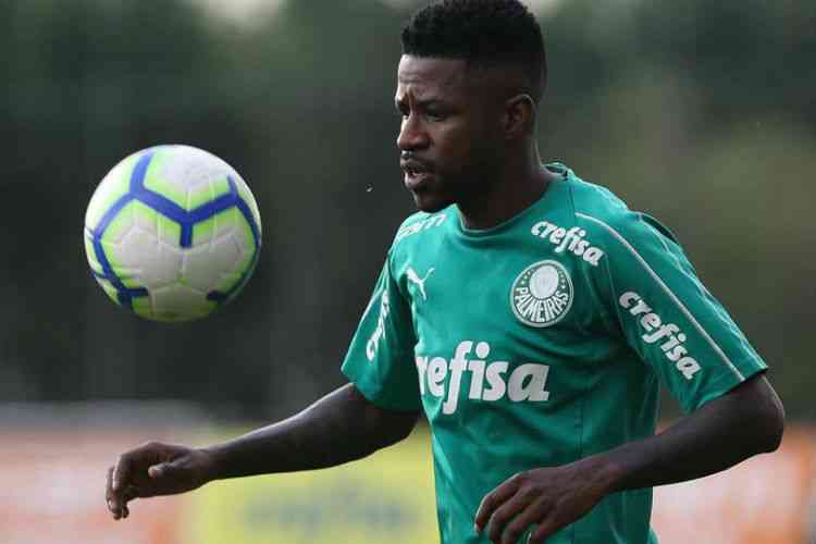 Palmeiras rescinde o contrato do volante Ramires