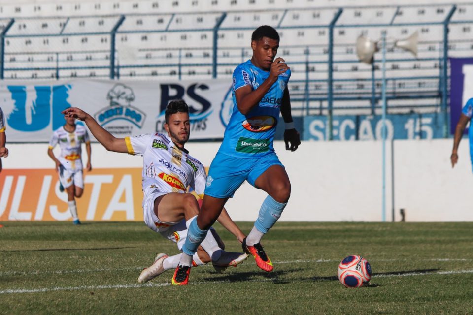 MAC e Botafogo se enfrentam pela liderança do grupo