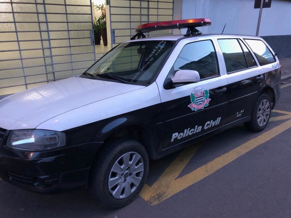 Homem tem carro furtado após combinar programa com rapaz