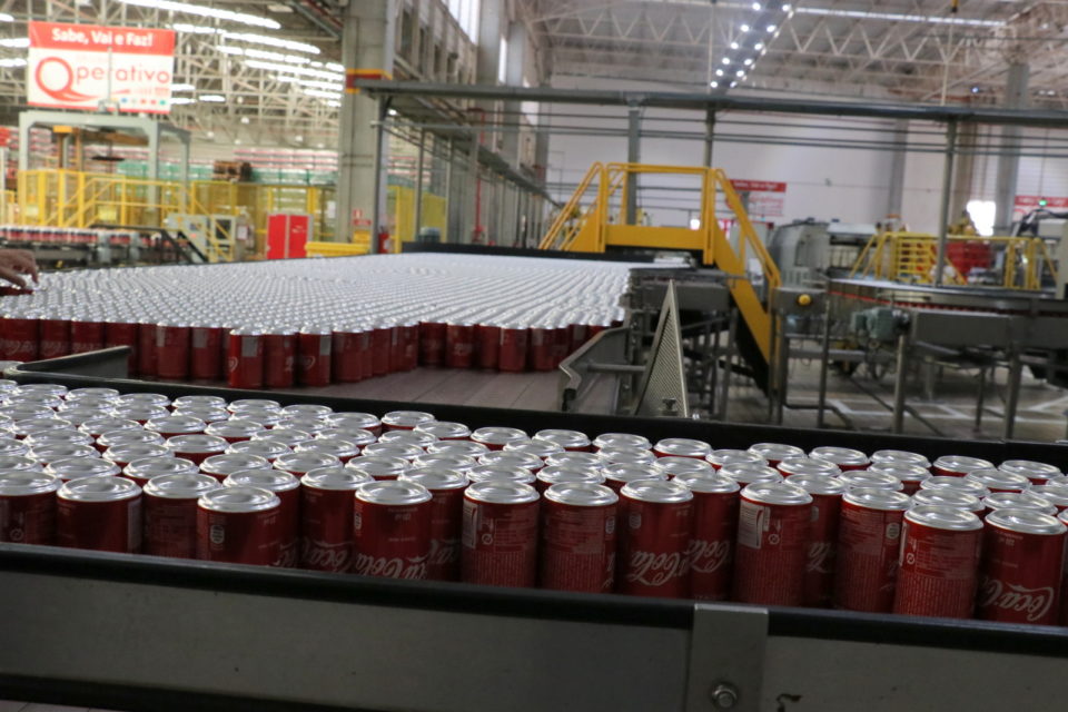 Repositor tem dinheiro furtado dentro da Coca-Cola Femsa