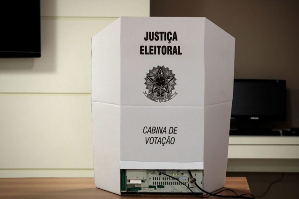 Voto impresso no Brasil custaria R$ 2,5 bilhões, segundo TSE