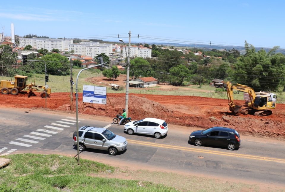 Obra na ‘Estrada do Pombo’ segue dentro do cronograma