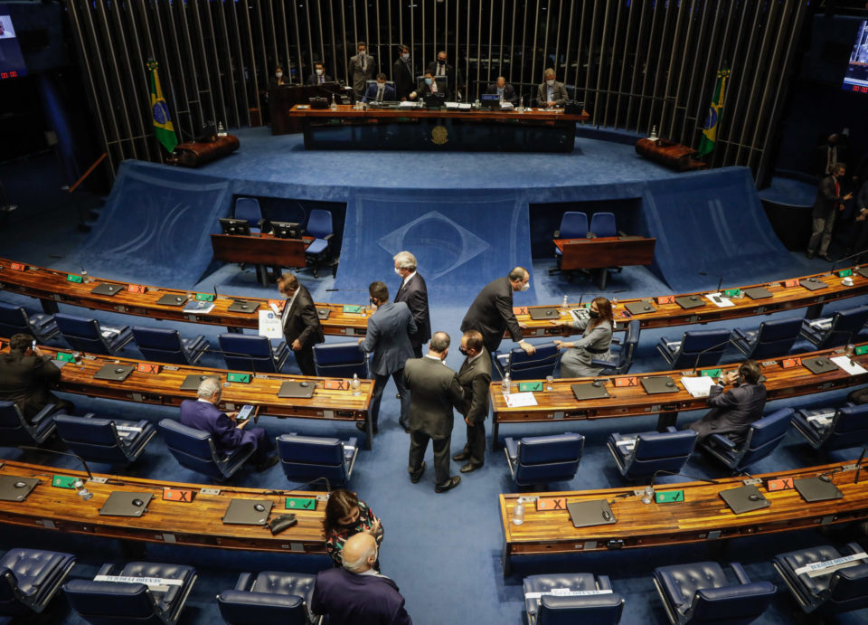 Senado aprova texto-base da autonomia do Banco Central