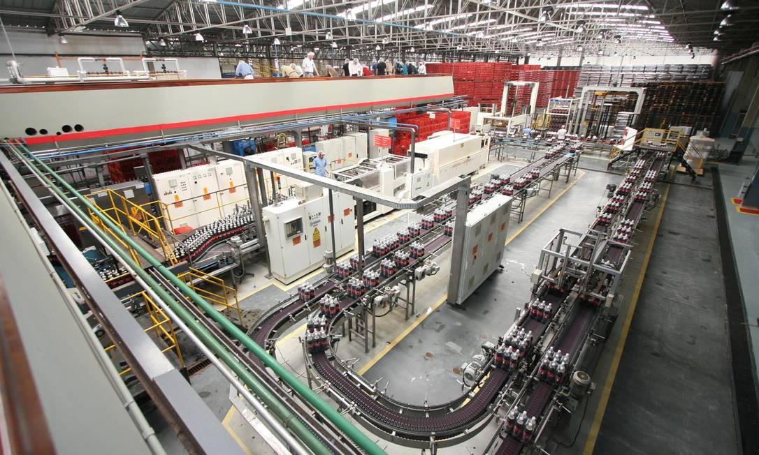 Funcionários da Coca-Cola reclamam de atraso nos salários em Marília