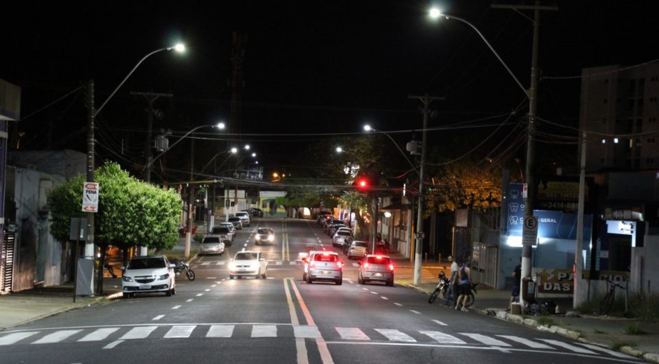 Prefeitura segue com troca de iluminação no Centro e na zona Oeste