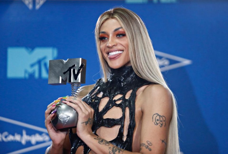 Pabllo Vittar ganha prêmio de ‘Melhor Artista Brasileiro’