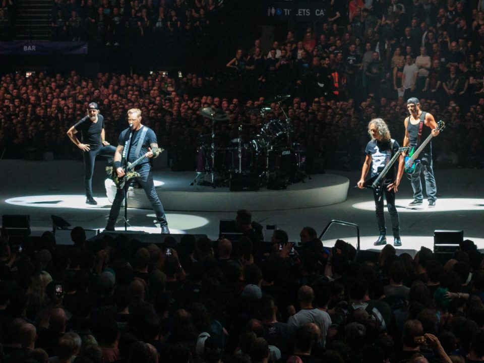 Metallica adia shows de dezembro no Brasil para 2021