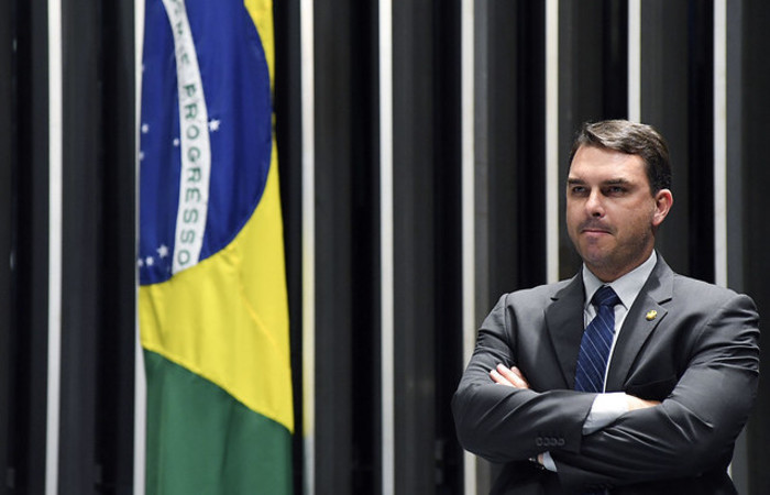 Flávio Bolsonaro renuncia a cargo na Mesa Diretora do Senado