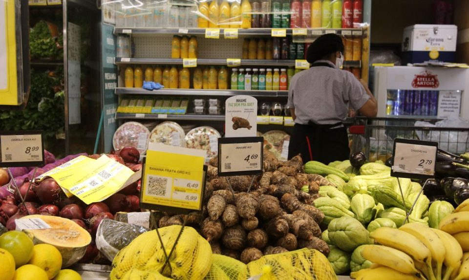 Fase vermelha em SP beneficia ainda mais os supermercados