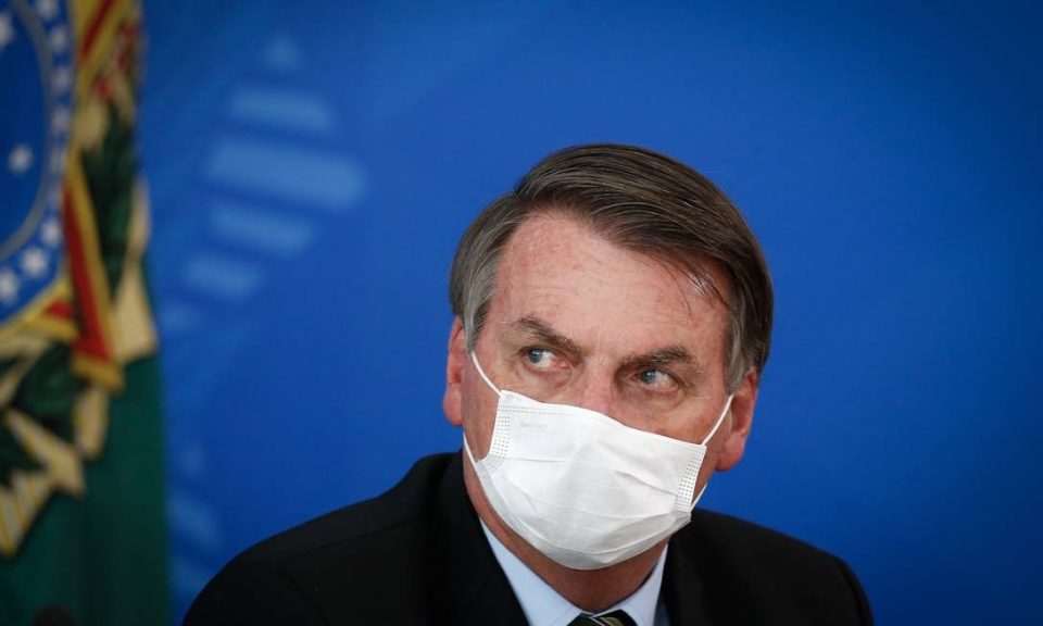 Bolsonaro volta a negar ter chamado covid de ‘gripezinha’
