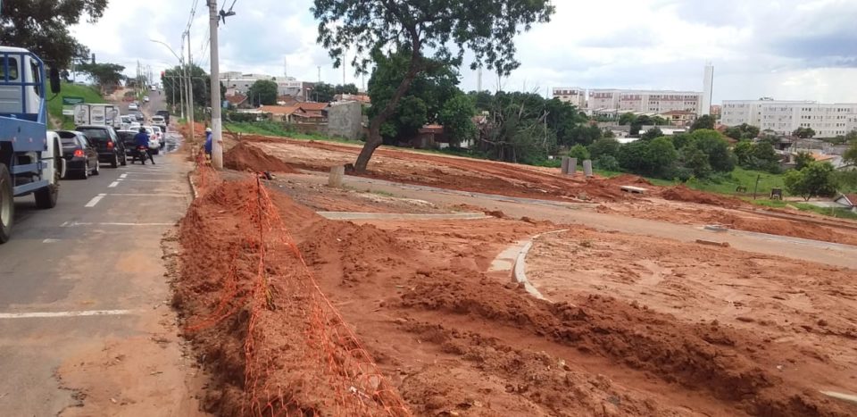 Rotatória na zona Oeste será entregue em janeiro