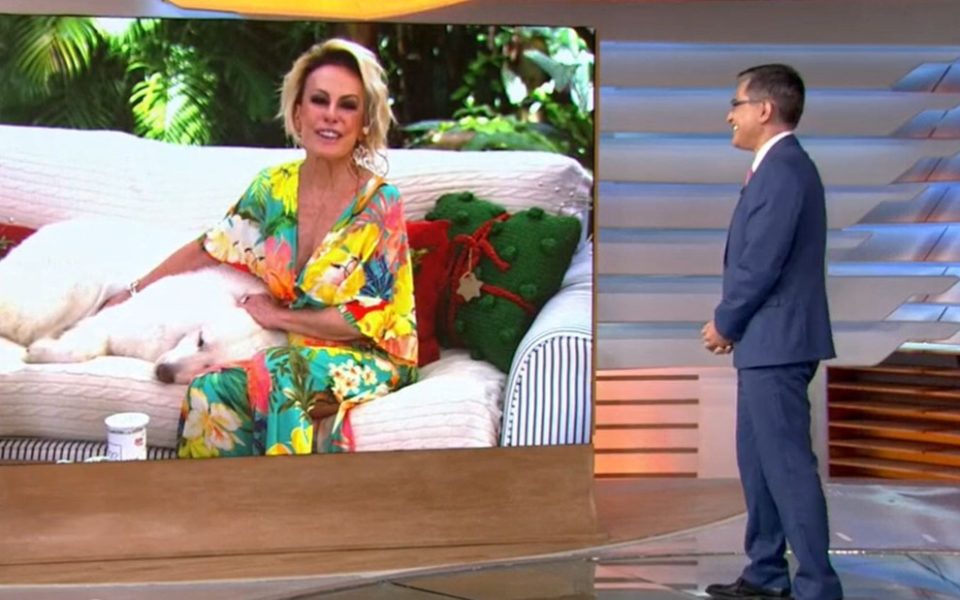 Ana Maria Braga envia coxinhas a apresentador