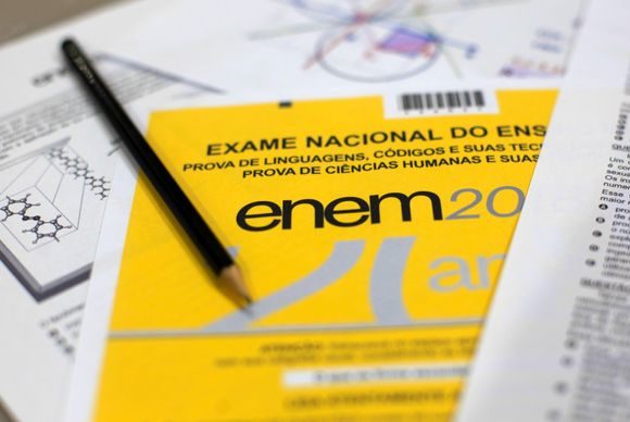 Estudantes não poderão usar nota do Enem no Prouni e Fies