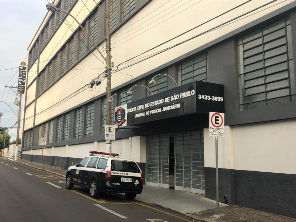 Desempregado tem celulares furtados em residência na zona Norte