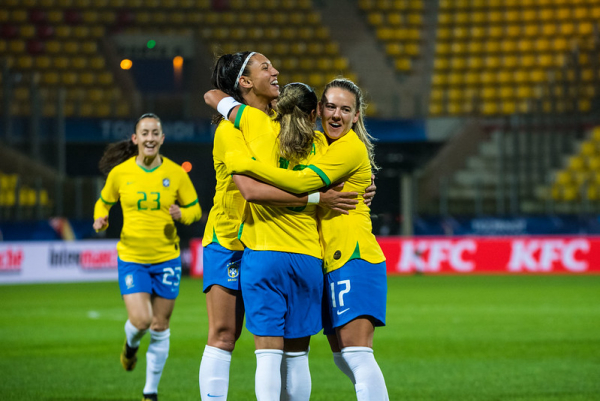Seleção feminina fecha 2020 em 8º no ranking da Fifa