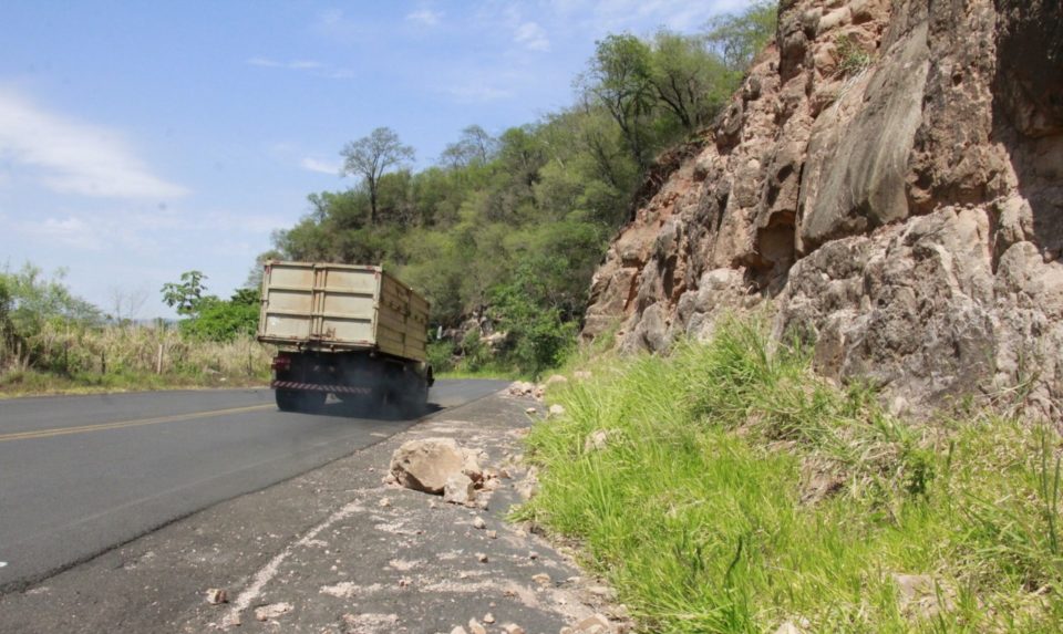 Serra de Avencas corre risco de desmoronar e terá obra emergencial