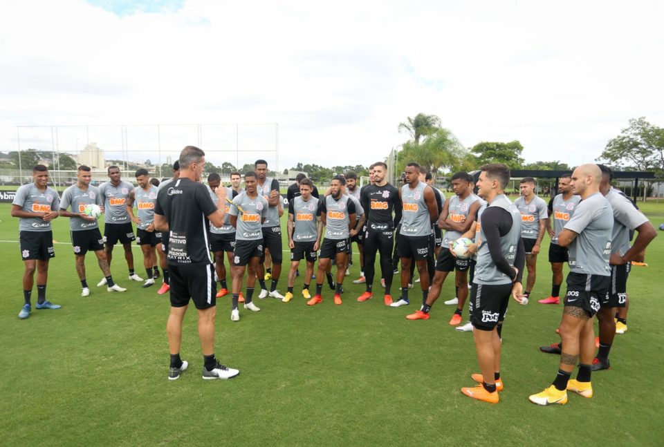 Corinthians treina para estrear com vitória em 2021