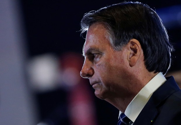 Covid multiplica pedidos de impeachment de Bolsonaro