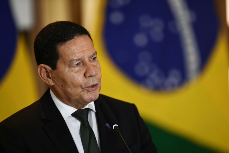 Mourão demite assessor que teria sugerido impeachment