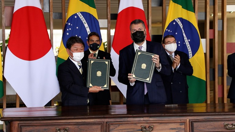 Brasil e Japão assinam acordo de cooperação sobre nióbio