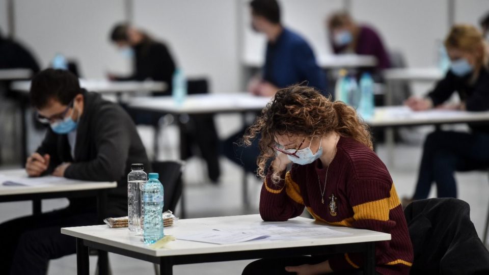 Enem tem abstenção de mais de 50% e bate recorde