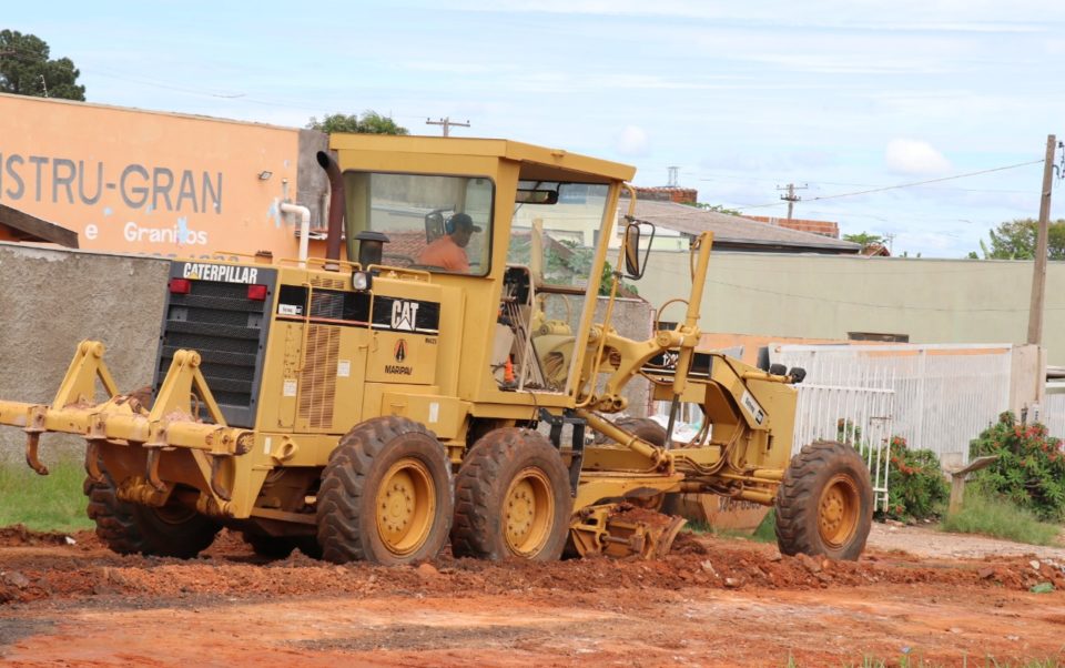 Prefeitura retoma obras em ruas de bairros de Marília