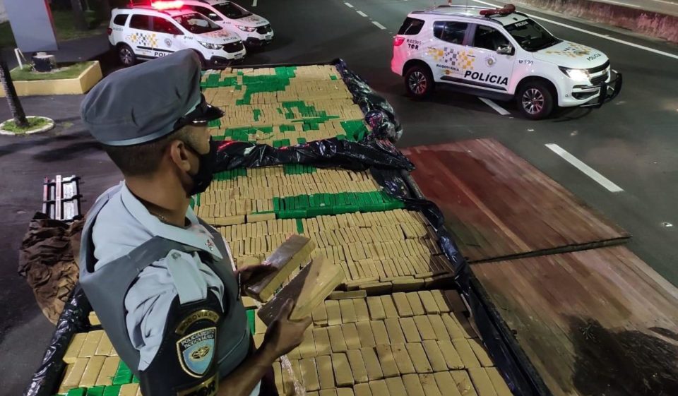 TOR apreende caminhão com 1 tonelada de maconha