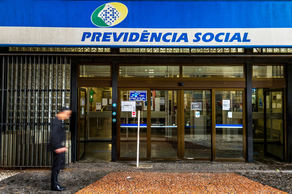 INSS fecha 2020 com quase 1,7 mi de pedidos na fila