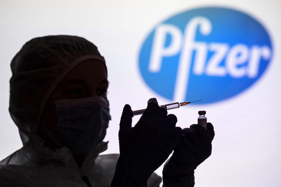 Estudo: Vacina da Pfizer protege contra variante britânica