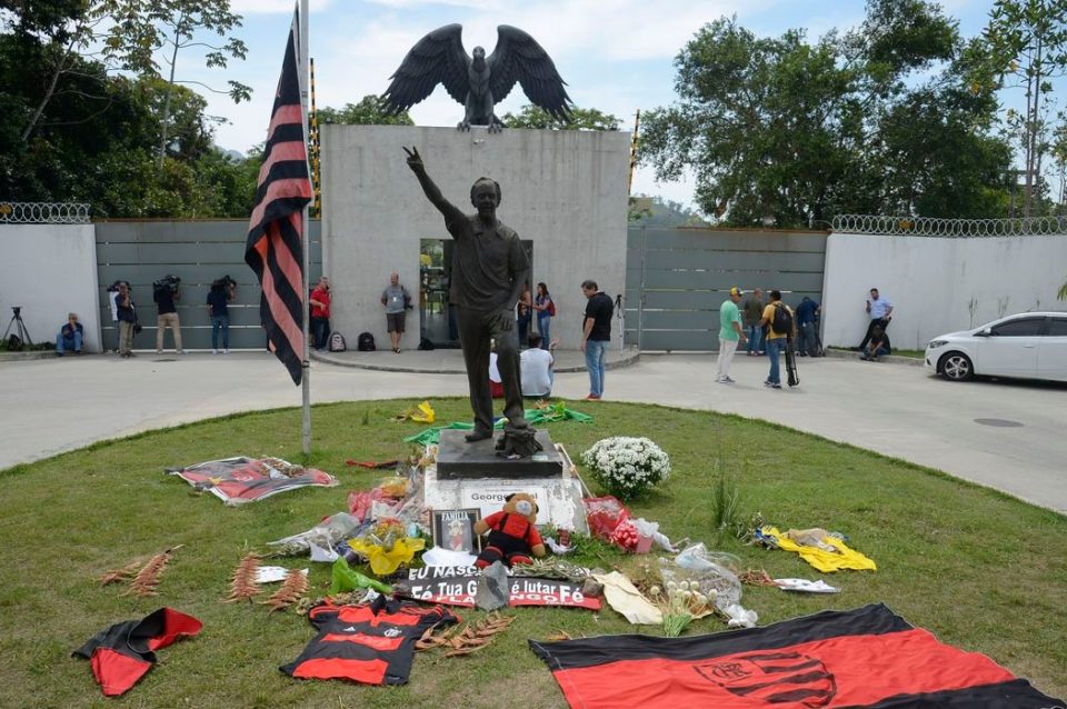 Onze pessoas são denunciados pelo incêndio no Ninho do Urubu