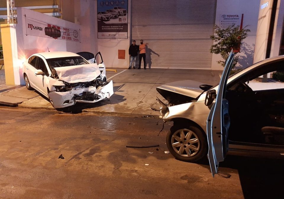 Criança de 10 anos e homem morrem em acidente na região